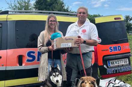 Spendenaktion für Suchhunde unterstützt durch OptimaMed Wiener Neustadt