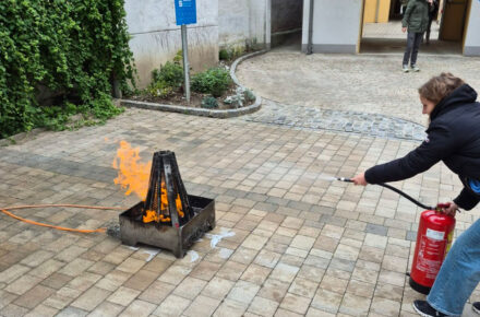 Feuerlöschübung für das OptimaMed-Team in Wiener Neustadt