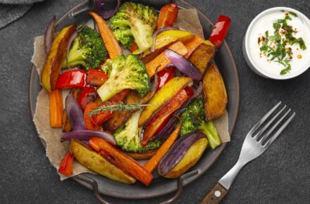 Rezepttipp "Ofengemüse mit Linsen und Halloumi" der amulanten Reha Wiener Neustadt