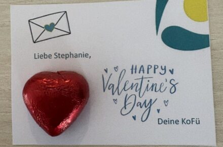 Grüße zum Valentinstag von OptimaMed Wiener Neustadt